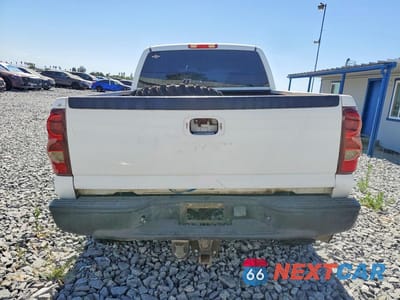 Zdjęcie 6 z 13 samochodu: 2005 GMC SIERRA VIN:1GTHC29U15E212069 - miniatura
