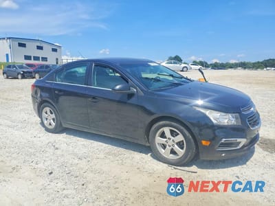 Czwarte zdjęcie samochodu z boku: 2015 CHEVROLET CRUZE LT VIN:1G1PC5SB9F7198880 - miniatura