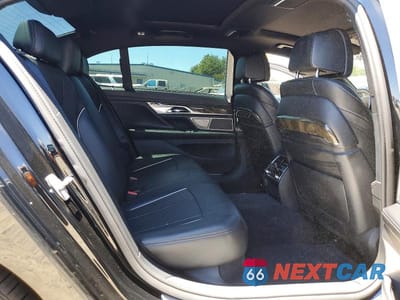 Zdjęcie 10 z 12 samochodu: 2016 BMW 740 I VIN:WBA7E2C58GG547440 - miniatura