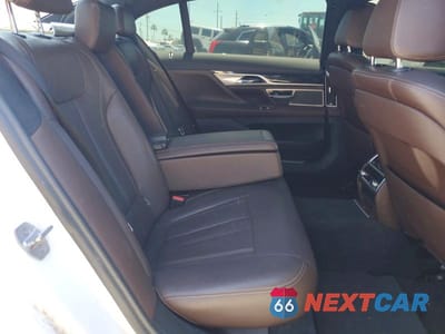 Zdjęcie 10 z 12 samochodu: 2018 BMW 740 I VIN:WBA7E2C53JG741932 - miniatura