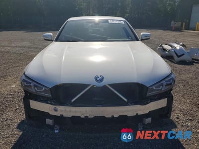 Piąte zdjęcie samochodu w środku: 2023 BMW 330E VIN:3MW39FF05P8D23664 - miniatura