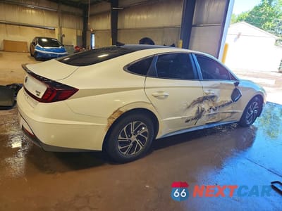 Trzecie zdjęcie samochodu z tyłu: 2021 HYUNDAI SONATA HYBRID BLUE VIN:KMHL24JJ0MA033100 - miniatura