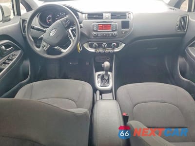 Zdjęcie 8 z 12 samochodu: 2012 KIA RIO 5-DOOR EX VIN:KNADN5A39C6054713 - miniatura