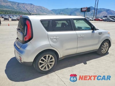 Trzecie zdjęcie samochodu z tyłu: 2018 KIA SOUL + VIN:KNDJP3A56J7536746 - miniatura