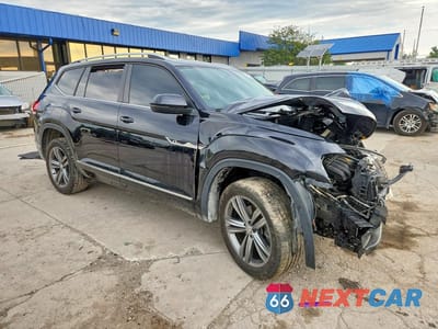 Czwarte zdjęcie samochodu z boku: 2019 VOLKSWAGEN ATLAS SE VIN:1V2YR2CA2KC539177 - miniatura