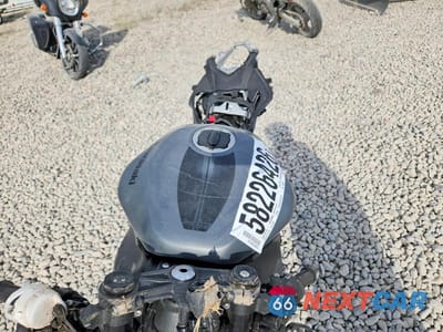 Piąte zdjęcie samochodu w środku: 2025 KAWASAKI ZX636 K VIN:JKBZXJK11SA008979 - miniatura