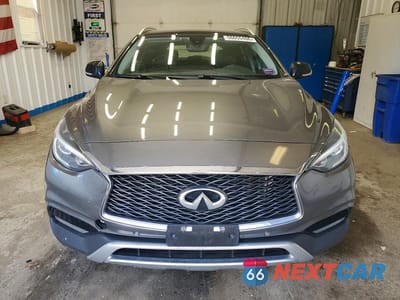 Piąte zdjęcie samochodu w środku: 2017 INFINITI QX30 PREMIUM VIN:SJKCH5CR8HA014535 - miniatura