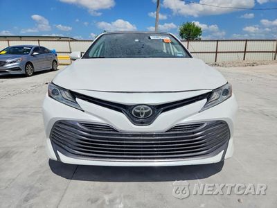 Piąte zdjęcie samochodu w środku: 2019 TOYOTA CAMRY XLE VIN:4T1B11HKXKU733200 - miniatura