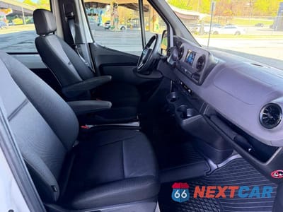 Zdjęcie 9 z 15 samochodu: 2023 MERCEDES-BENZ SPRINTER 2500 VIN:W1W4NBHY6PT150314 - miniatura