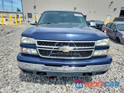 Piąte zdjęcie samochodu w środku: 2007 CHEVROLET SILVERADO K1500 CLASSIC VIN:1GCEK19ZX7E152520 - miniatura