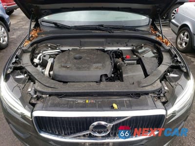 Zdjęcie 12 z 14 samochodu: 2018 VOLVO XC60 T5 VIN:LYV102RK0JB082658 - miniatura