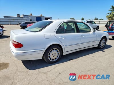 Trzecie zdjęcie samochodu z tyłu: 2001 MERCEDES-BENZ E 320 VIN:WDBJF65J01B357304 - miniatura