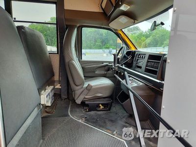 Piąte zdjęcie samochodu w środku: 2014 CHEVROLET EXPRESS G4 - SCHOOL BUS VIN:1GB6G5BG5E1160071 - miniatura