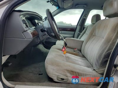 Zdjęcie 7 z 12 samochodu: 2005 MERCURY GRAND MARQUIS GS VIN:2MEFM74WX5X620982 - miniatura