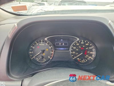 Zdjęcie 9 z 13 samochodu: 2017 NISSAN PATHFINDER SV VIN:5N1DR2MN7HC647879 - miniatura