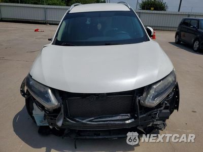 Piąte zdjęcie samochodu w środku: 2016 NISSAN ROGUE SV VIN:KNMAT2MV0GP678133 - miniatura