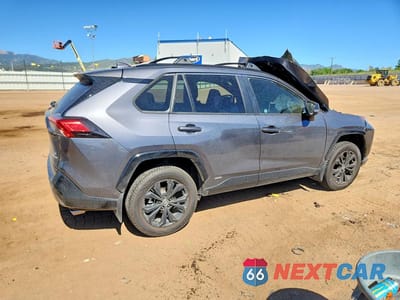 Trzecie zdjęcie samochodu z tyłu: 2023 TOYOTA RAV4 SE VIN:JTM16RFV4PD089200 - miniatura