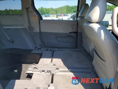 Zdjęcie 11 z 13 samochodu: 2014 TOYOTA SIENNA L 7-PASSENGER VIN:5TDZK3DC3ES450849 - miniatura