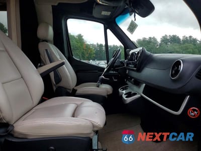 Piąte zdjęcie samochodu w środku: 2021 MERCEDES-BENZ SPRINTER 3500 VIN:W1X8E33Y6MN150226 - miniatura