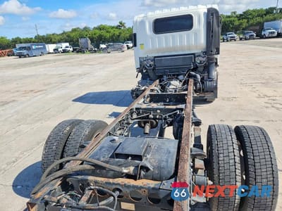 Zdjęcie 10 z 13 samochodu: 2012 ISUZU NPR HD VIN:54DC4W1B0CS805201 - miniatura