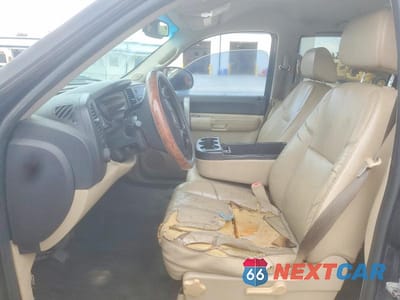 Zdjęcie 7 z 12 samochodu: 2008 CHEVROLET SILVERADO K1500 VIN:2GCEK133981250896 - miniatura
