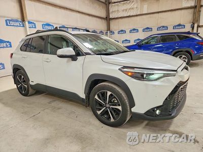Czwarte zdjęcie samochodu z boku: 2024 TOYOTA COROLLA CROSS HYBRID XSE VIN:7MUFBABG4RV052610 - miniatura