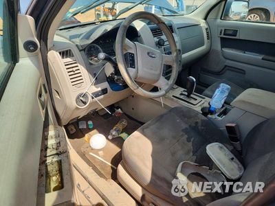 Zdjęcie 8 z 13 samochodu: 2010 FORD ESCAPE HYBRID VIN:1FMCU4K31AKB29172 - miniatura