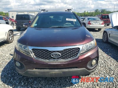 Piąte zdjęcie samochodu w środku: 2013 KIA SORENTO EX VIN:5XYKUDA28DG362615 - miniatura