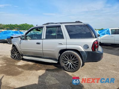 Drugie zdjęcie samochodu z przodu: 2007 CHEVROLET TRAILBLAZER LS VIN:1GNDS13S672244899 - miniatura
