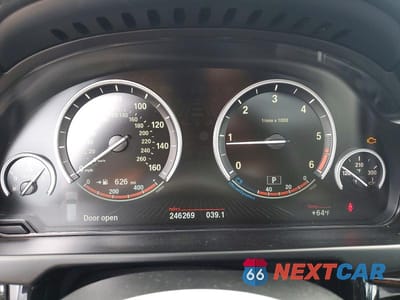 Zdjęcie 9 z 13 samochodu: 2015 BMW X5 XDRIVE35D VIN:5UXKS4C59F0N08959 - miniatura