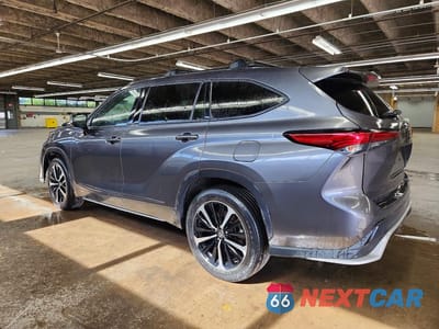 Drugie zdjęcie samochodu z przodu: 2022 TOYOTA HIGHLANDER XSE VIN:5TDJZRBHXNS212894 - miniatura