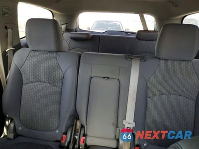 Zdjęcie 10 z 13 samochodu: 2011 CHEVROLET TRAVERSE LT VIN:1GNKRGED5BJ118486 - miniatura