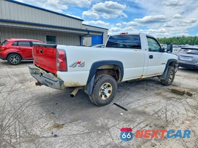 Trzecie zdjęcie samochodu z tyłu: 2006 CHEVROLET SILVERADO K2500 HEAVY DUTY VIN:1GCHK24U26E147101 - miniatura