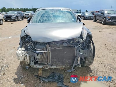 Piąte zdjęcie samochodu w środku: 2013 NISSAN JUKE S VIN:JN8AF5MR4DT219528 - miniatura
