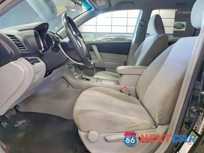 Zdjęcie 7 z 13 samochodu: 2013 TOYOTA HIGHLANDER BASE VIN:5TDBK3EH6DS203562 - miniatura