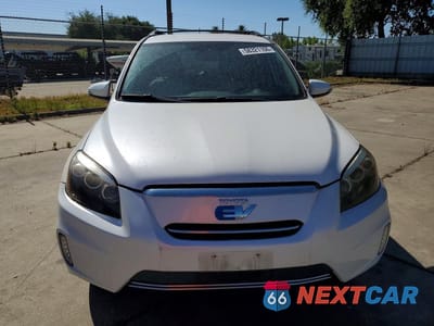 Piąte zdjęcie samochodu w środku: 2012 TOYOTA RAV4 EV BASE VIN:2T3YL4DV2CW001240 - miniatura