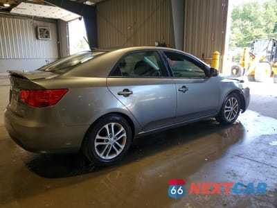 Trzecie zdjęcie samochodu z tyłu: 2012 KIA FORTE EX VIN:KNAFU4A28C5491086 - miniatura