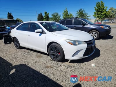 Czwarte zdjęcie samochodu z boku: 2016 TOYOTA CAMRY SE VIN:4T1BF1FKXGU568423 - miniatura