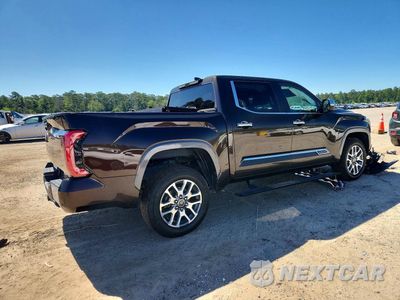 Trzecie zdjęcie samochodu z tyłu: 2024 TOYOTA TUNDRA 1794 EDITION HV VIN:5TFMC5DB7RX048701 - miniatura