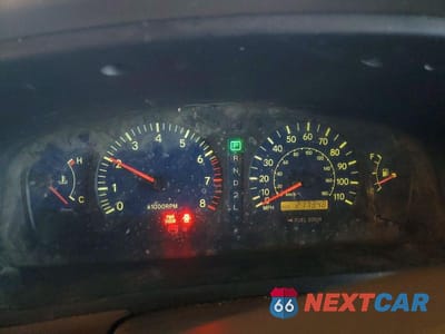Zdjęcie 9 z 13 samochodu: 2002 TOYOTA SIENNA XLE VIN:4T3ZF13C52U455040 - miniatura