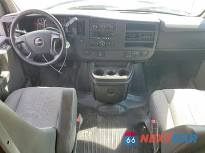 Zdjęcie 8 z 14 samochodu: 2015 GMC SAVANA G2500 VIN:1GTW7FCG6F1273951 - miniatura