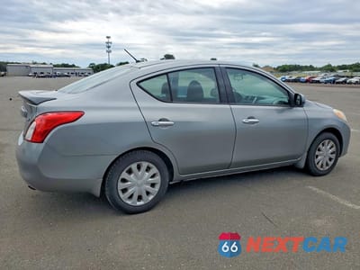 Trzecie zdjęcie samochodu z tyłu: 2014 NISSAN VERSA 1.6 S VIN:3N1CN7AP2EL819365 - miniatura