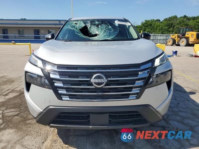 Piąte zdjęcie samochodu w środku: 2025 NISSAN ROGUE S VIN:5N1BT3AA7SC671588 - miniatura