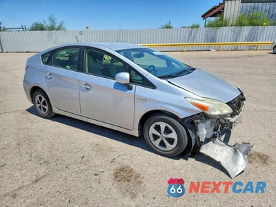 Czwarte zdjęcie samochodu z boku: 2014 TOYOTA PRIUS TWO VIN:JTDKN3DU6E0358218 - miniatura