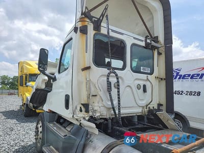 Zdjęcie 9 z 10 samochodu: 2020 FREIGHTLINER CASCADIA 126 SEMI TRUCK VIN:3AKJHLDV3LSLF0836 - miniatura