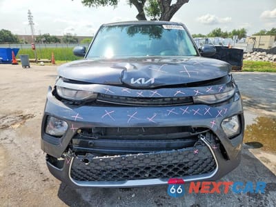 Piąte zdjęcie samochodu w środku: 2022 KIA SOUL LX VIN:KNDJ23AU3N7805913 - miniatura