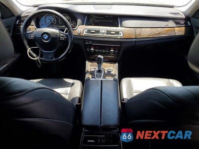 Zdjęcie 8 z 12 samochodu: 2013 BMW 740 LI VIN:WBAYE4C52DDW22744 - miniatura