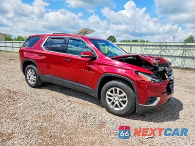 Czwarte zdjęcie samochodu z boku: 2018 CHEVROLET TRAVERSE LT VIN:1GNEVGKW1JJ210868 - miniatura