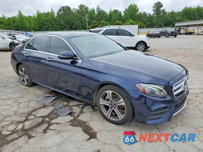 Czwarte zdjęcie samochodu z boku: 2018 MERCEDES-BENZ E 300 4MATIC VIN:WDDZF4KB2JA336603 - miniatura