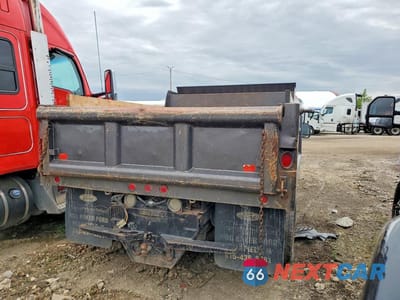 Trzecie zdjęcie samochodu z tyłu: 2007 FORD F450 SUPER DUTY DUMP TRUCK VIN:1FDXX46P27EA42555 - miniatura